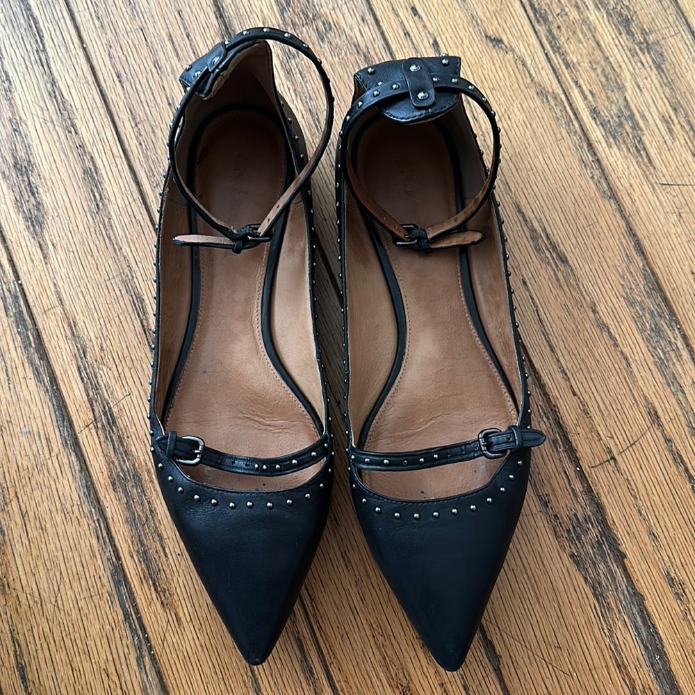 COPY - Coach Jody Flats